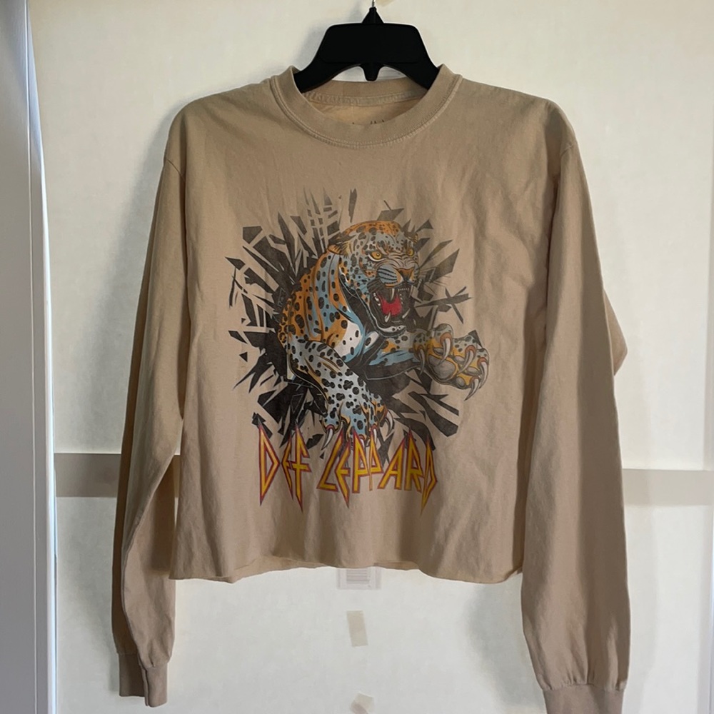 Def Leopard Long Sleeve Tee Size Medium
